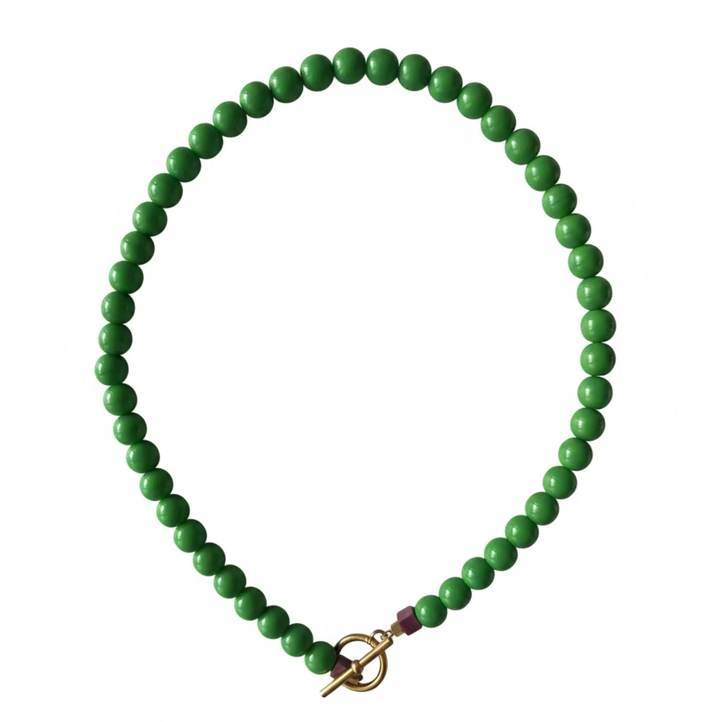 Green necklace with red Jaspis